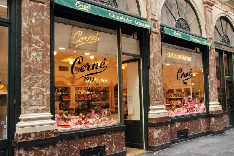 vente-LA ROQUEBRUSSANNE-min_chocolate_chocolaterie_shop_luxury_chic_gallery_brussels_belgium-558146