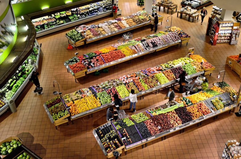 vente-LA ROQUEBRUSSANNE-min_supermarket_stalls_coolers_market_food_fresh_shop_organic-652223